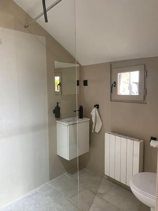 Maison Au Bord De L'Eau Les Roches 로슈포르트쉬네농 외부 사진