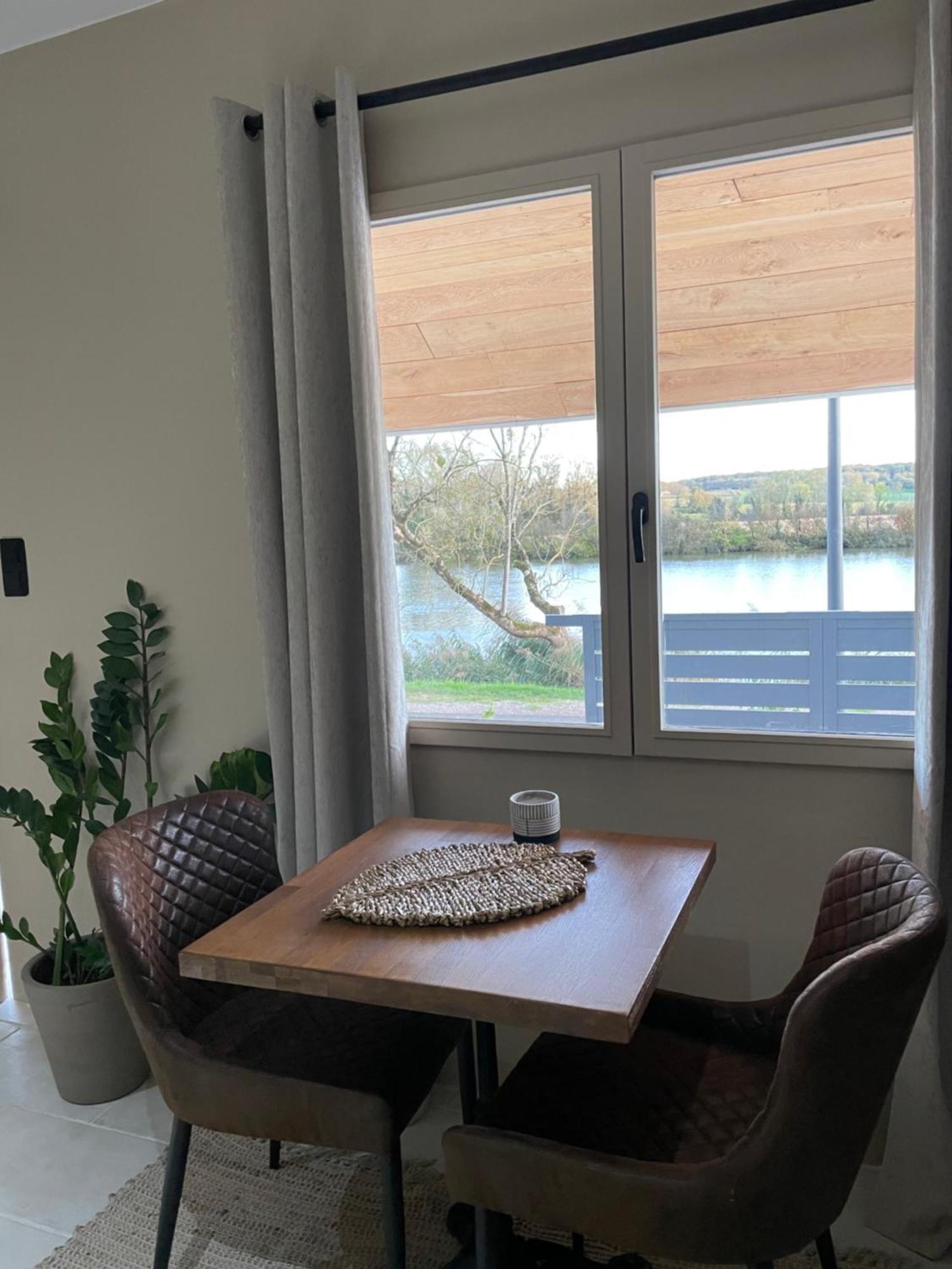 Maison Au Bord De L'Eau Les Roches 로슈포르트쉬네농 외부 사진