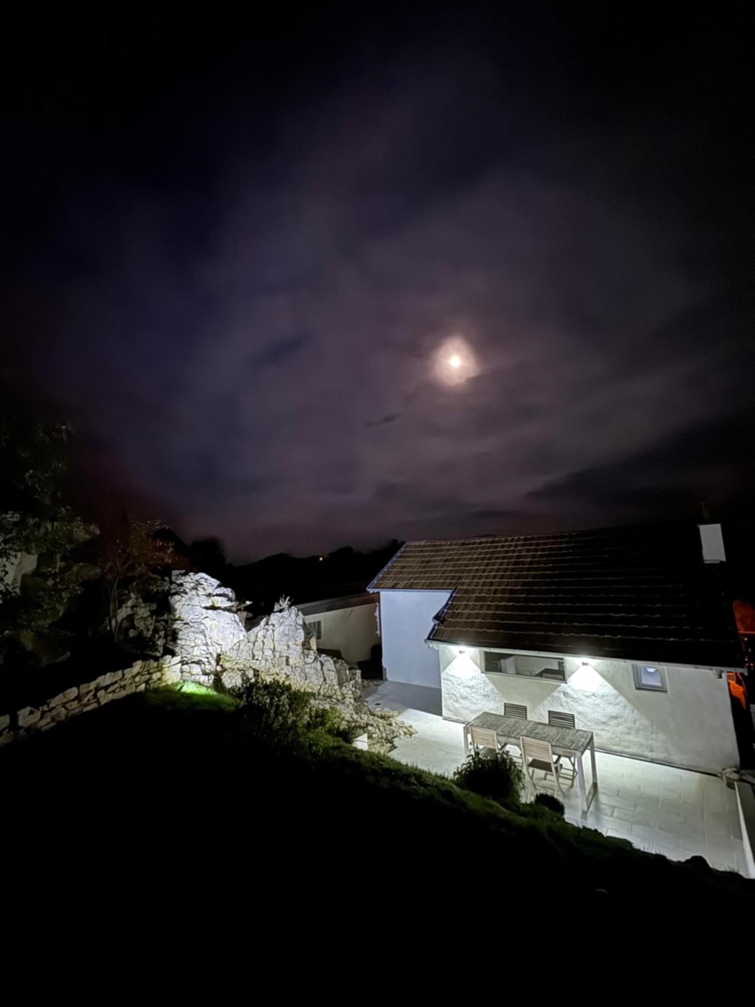 Maison Au Bord De L'Eau Les Roches 로슈포르트쉬네농 외부 사진