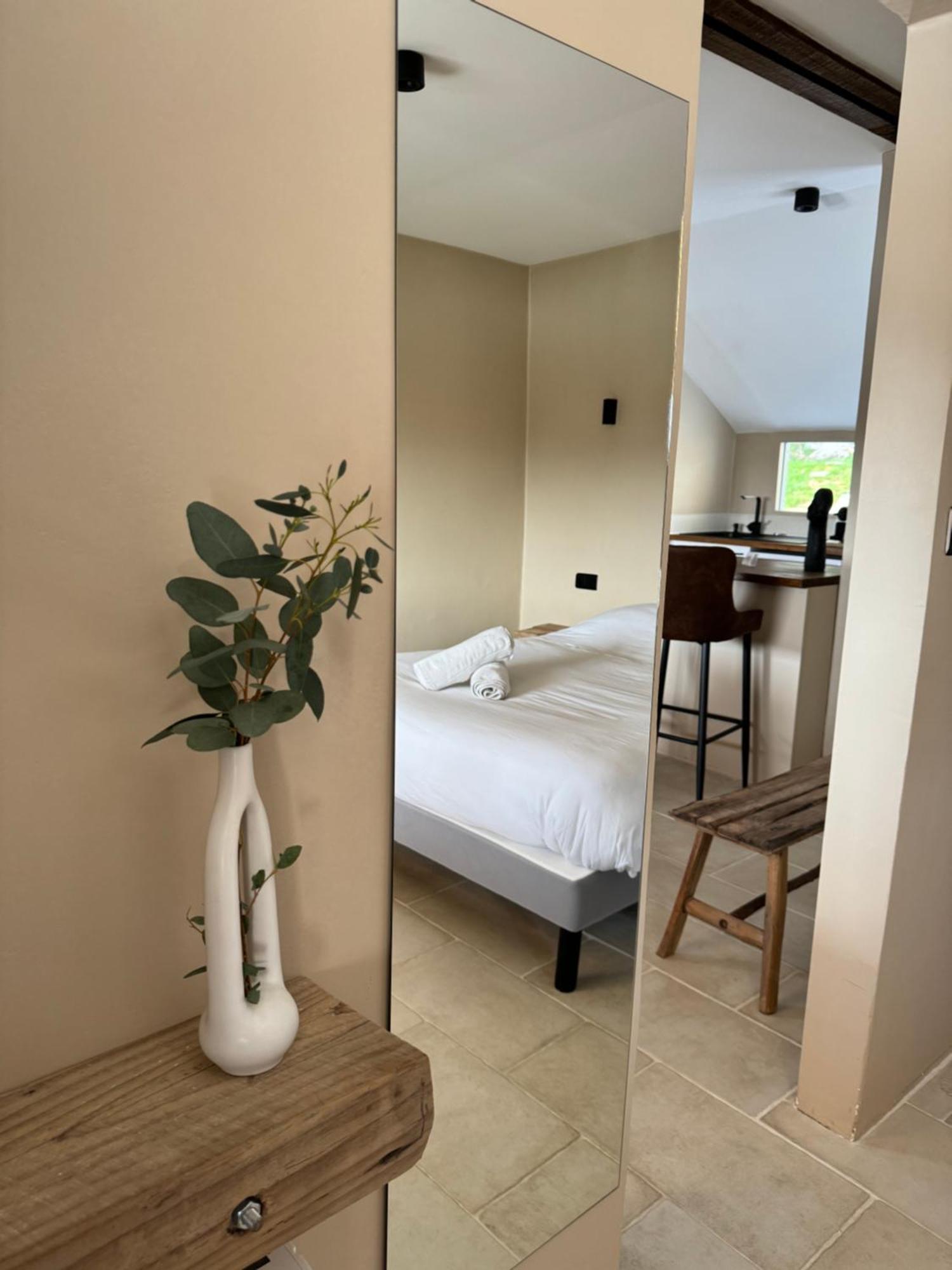 Maison Au Bord De L'Eau Les Roches 로슈포르트쉬네농 외부 사진