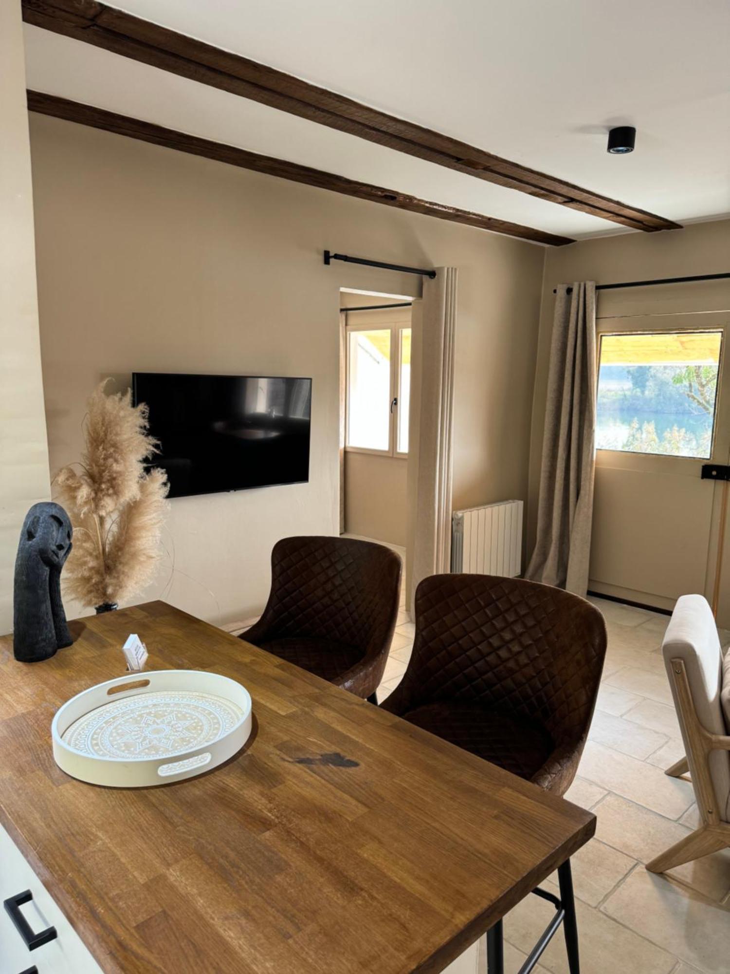 Maison Au Bord De L'Eau Les Roches 로슈포르트쉬네농 외부 사진