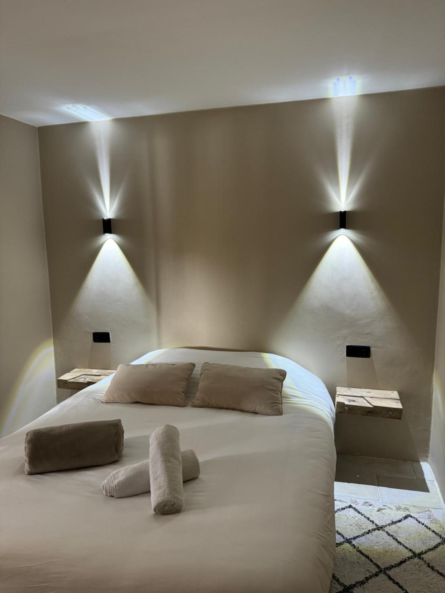 Maison Au Bord De L'Eau Les Roches 로슈포르트쉬네농 외부 사진